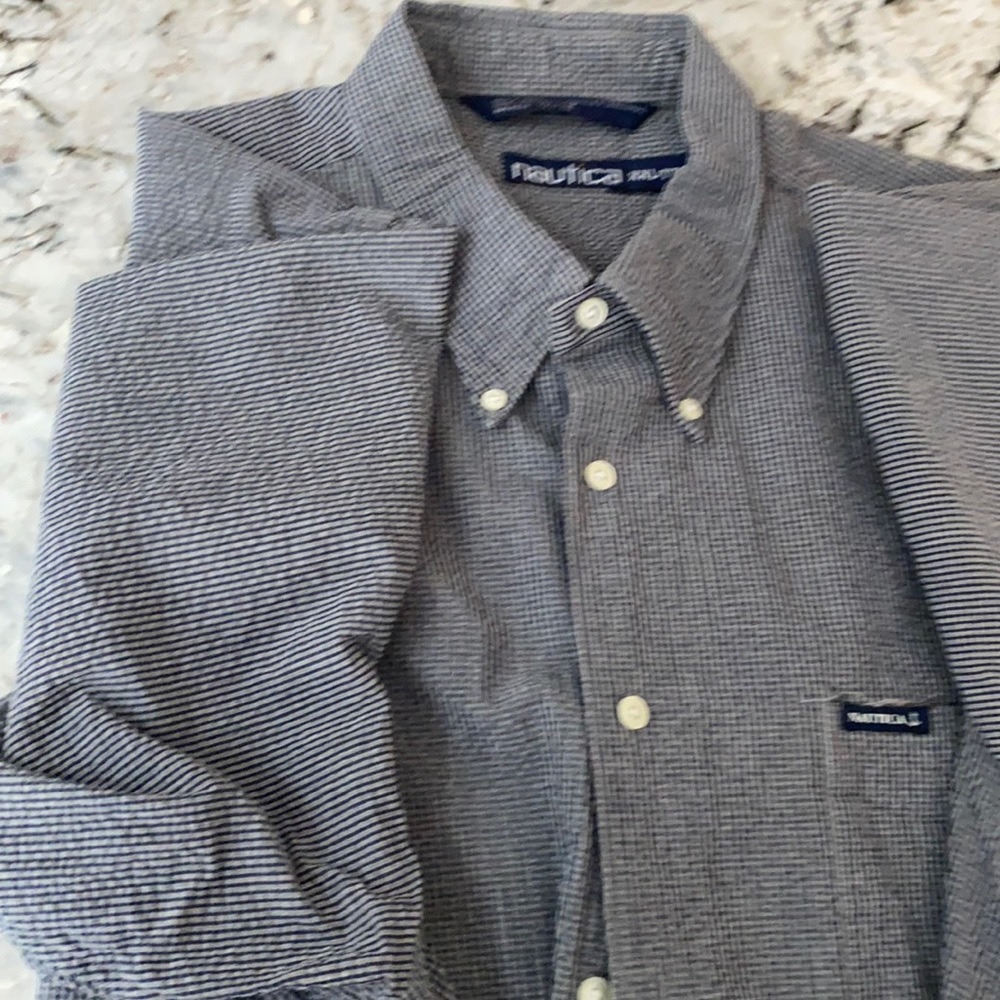 Men’s button down short sleeve shirt